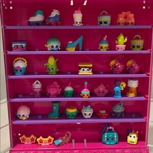 Shopkins in Collector’s Case
